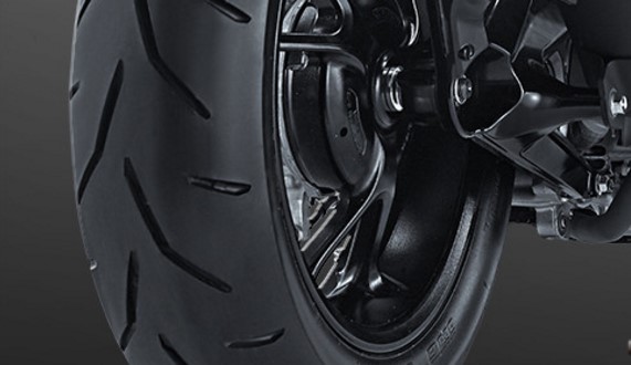 SUPER WIDE TUBELESS TIRE